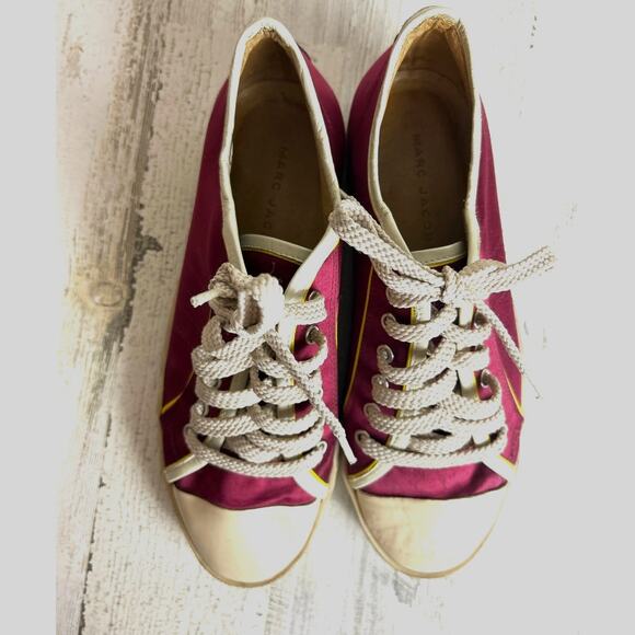 Marc Jacobs Women’s 9 Burgundy Satin Leather Lace Up Sneakers Casual Shoe - Picture 2 of 9